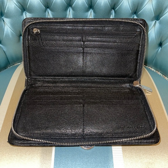 Wallet - Picture 2 of 3